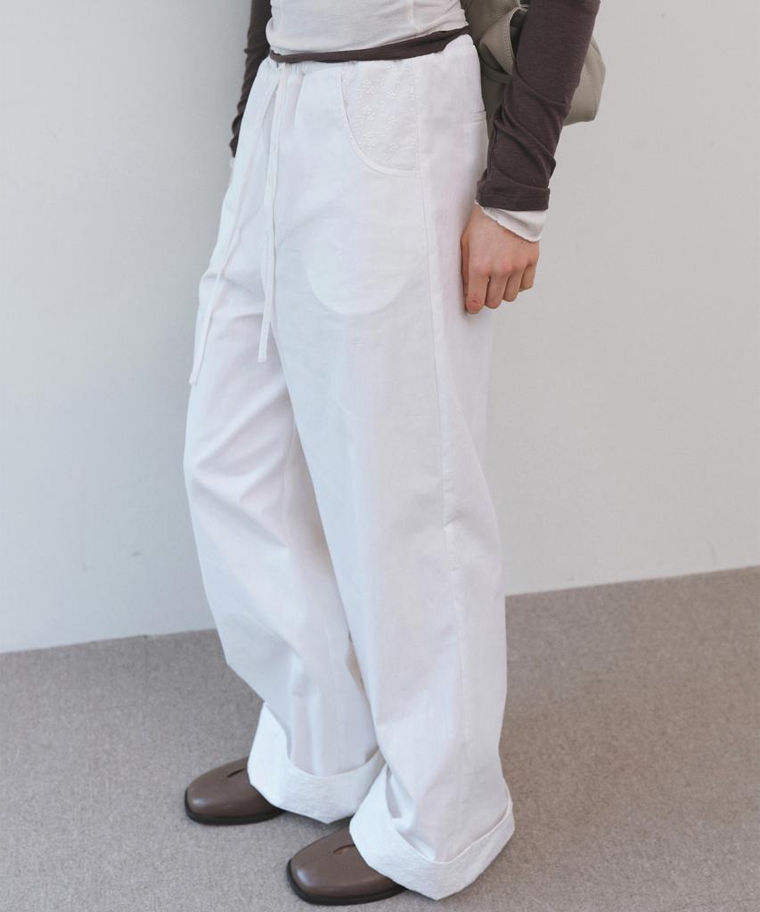 FOLNUA Serene Roll Up Pants (White)
