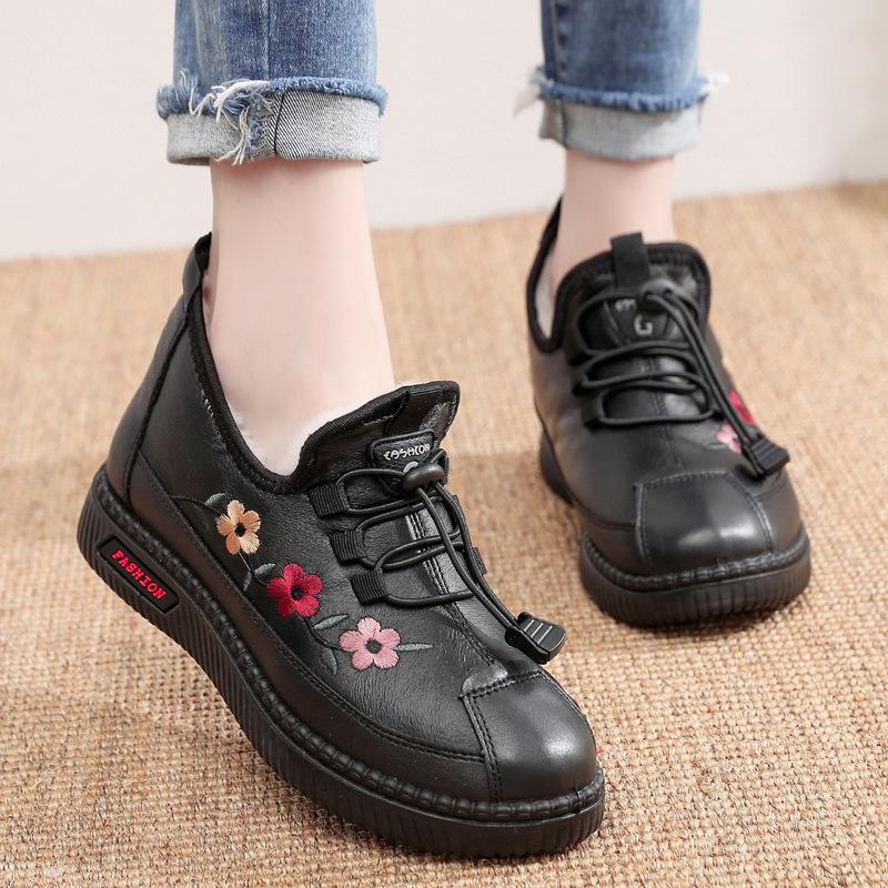 

Winter wool red cotton shoes women s casual round head old lady warm shoes embroidered beef tendon sole women s shoes thickened 34 чорний