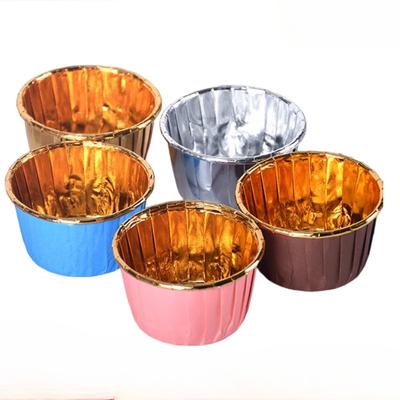 50 STÜCKE Große gerollte Tasse Verdickte goldene und silberne Kuchenpapierbecher Beträufelte Tasse Muffin-Backwerkzeuge Hitzebeständiger ölabweisender Muffinbecher