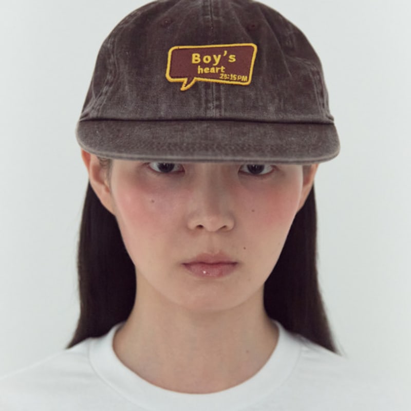 

корова. КЕПКА-КЭМПЕР С ПРИНТОМ В ВИДЕ СЕРДЦА (КОРИЧНЕВЫЙ) BRWON