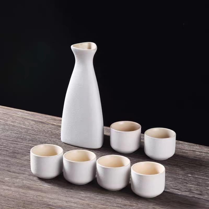 Boutique Sada vína 300 ml 45 ml 1 konvička 6 kloboučků na šálky Sada na saké a víno Keramický džbán Vodka Destiláty Dárek Domácí bar Keramické nádobí na pití Karafa