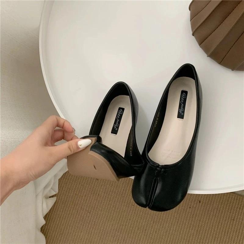 Damen Schwarze Tabi Ninja Schuhe Frau Mikrofaserleder Bequeme Ballerinas Zehentrenner Hausschuhe Weiche Sohle Loafer Damen Mokassins 35-40