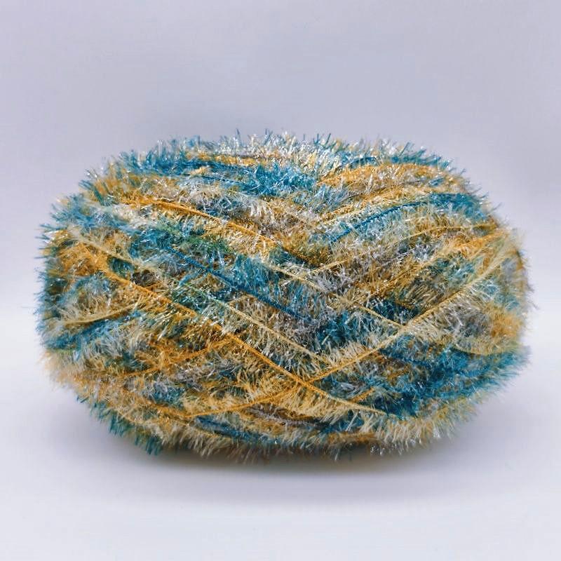 Korean-Style Handmade Strawberry Dishcloth: Non-Stick Oil, Bright Silk and Gold Thread Yarn, Glass Fiber.