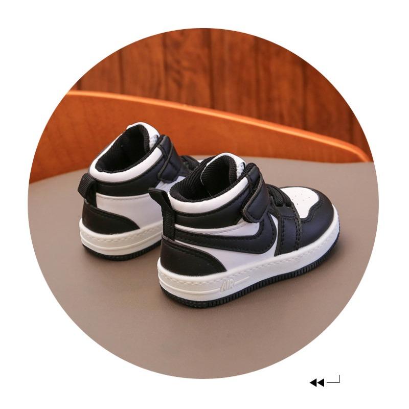 Kindersportschuhe Jungen und Mädchen Board-Schuhe 2022 Frühling und Herbst Jungen Babyschuhe einzelne Schuhe Kleinkindschuhe kleine weiße Schuhe