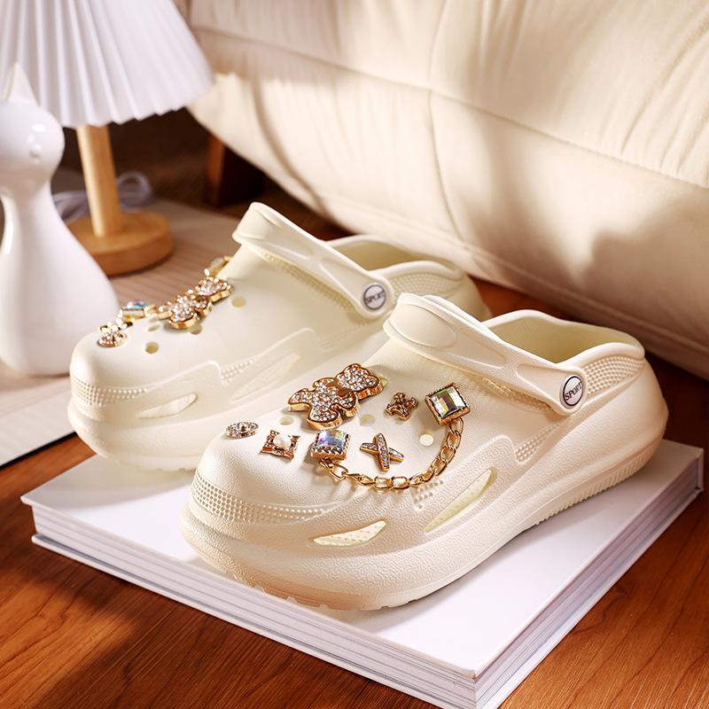 New drop plastic hole shoes women's sandals bear thick-soled outer slippers casual beach shoes women's bag head cool slippers