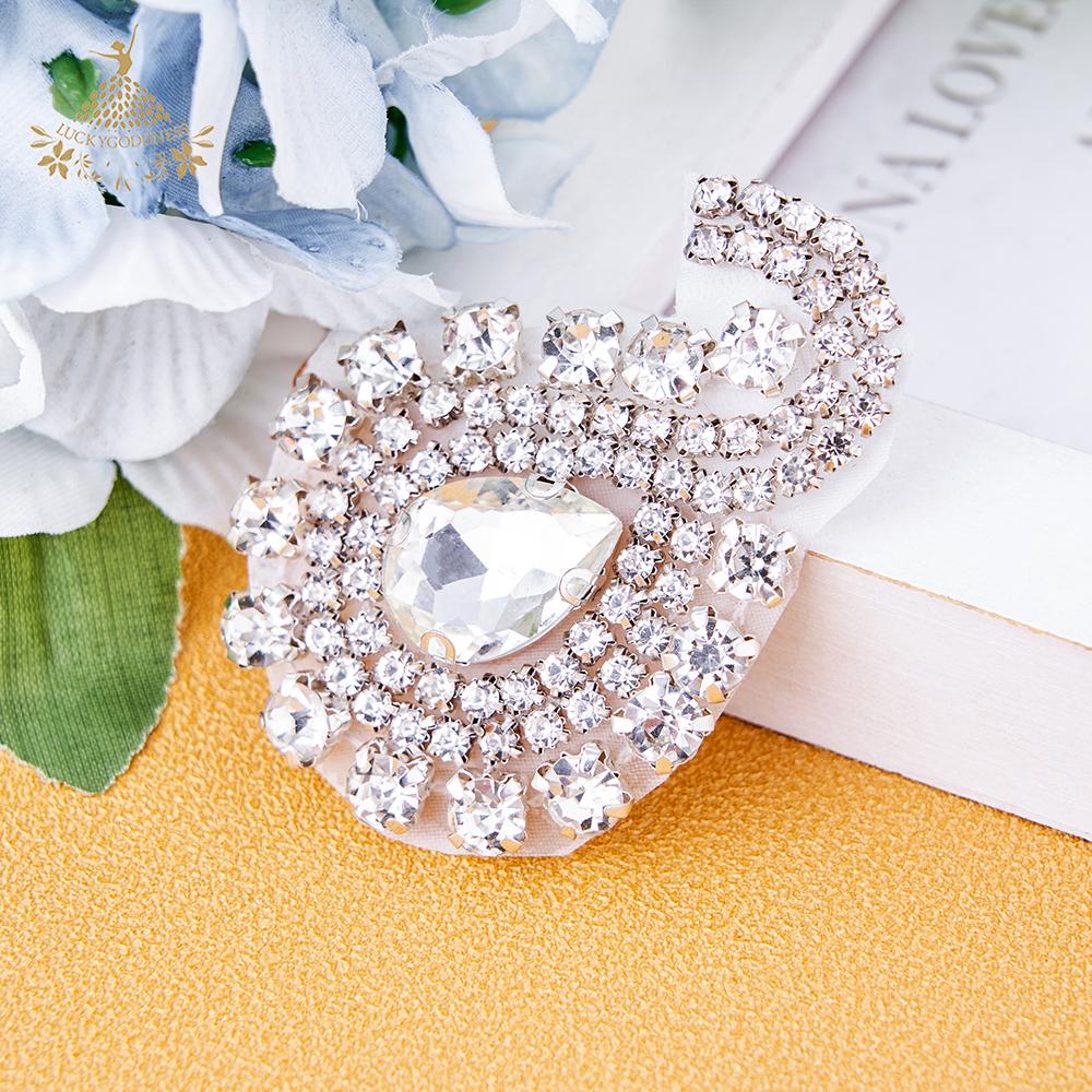 China Factory New Small Sew-On Rhinestone Appliques for Dress Crystal Decoration Sashes Flower Shape Handmade
