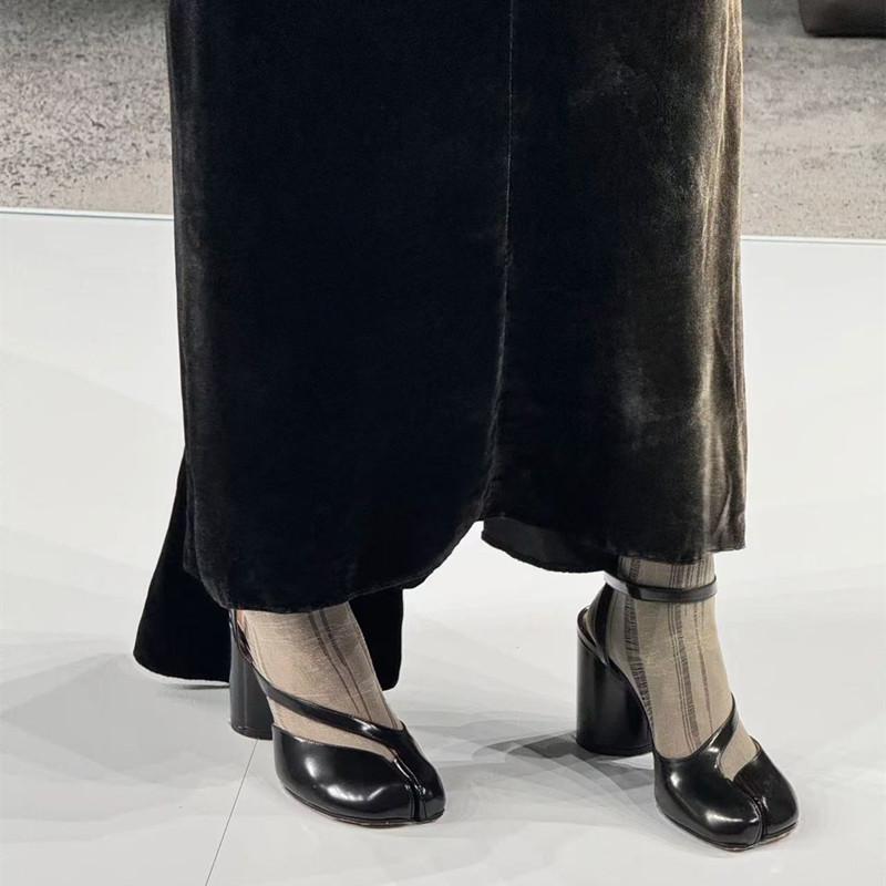 2025 New Patent Leather Cross Strap Tabi Women Sandals Summer Slingbacks Split toe Thick High heels Chunky Shoes Sandals