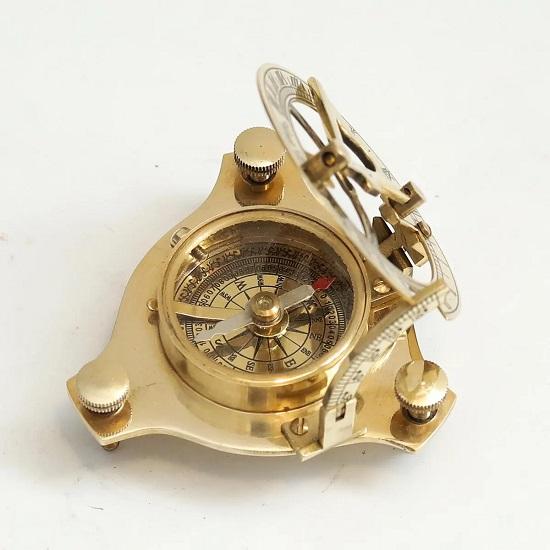 Brass Sundial Compass with Wooden Box,  Compass 10.16 cm Christmas Anniverasry Wedding Graduations Fathers Day Gift