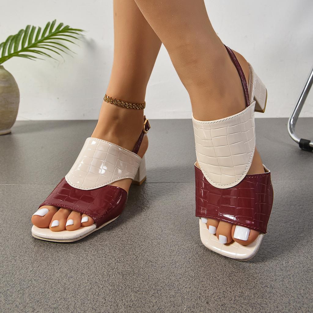 Sandalen mittlerer Absatz dicker Absatz Sommer 2025 neue coole Hausschuhe tragen europäische und amerikanische Farbabstimmung große Größe Damenschuhe