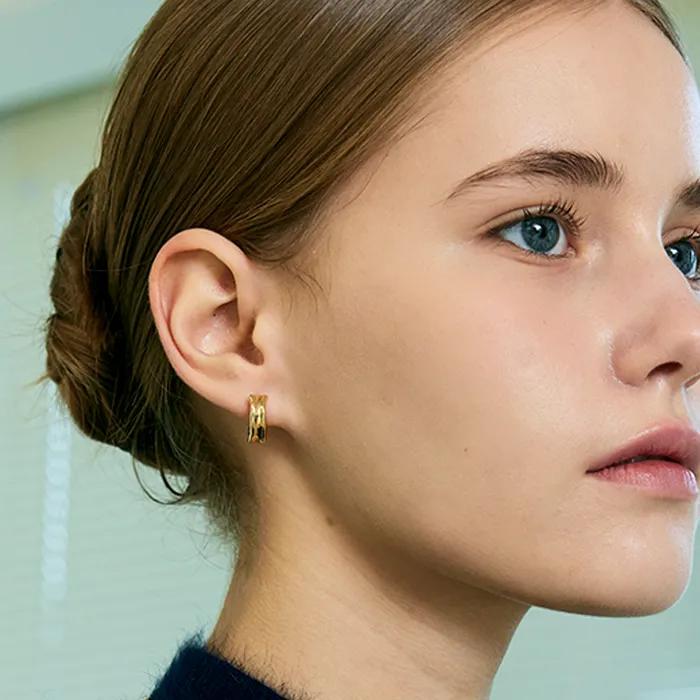 Wave texture one touch earring