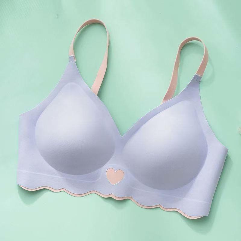 Women's Black Wireless Seamless Bra with Heart Detail Comfortable Push Up Bralette