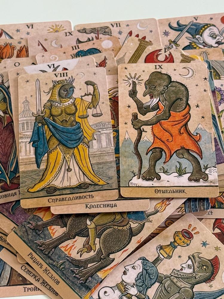 Tarocchi Trionfi Della Luna Versione Russa Mazzo Divinazione Destino Gioco da Tavolo Carta Per Festa in Famiglia