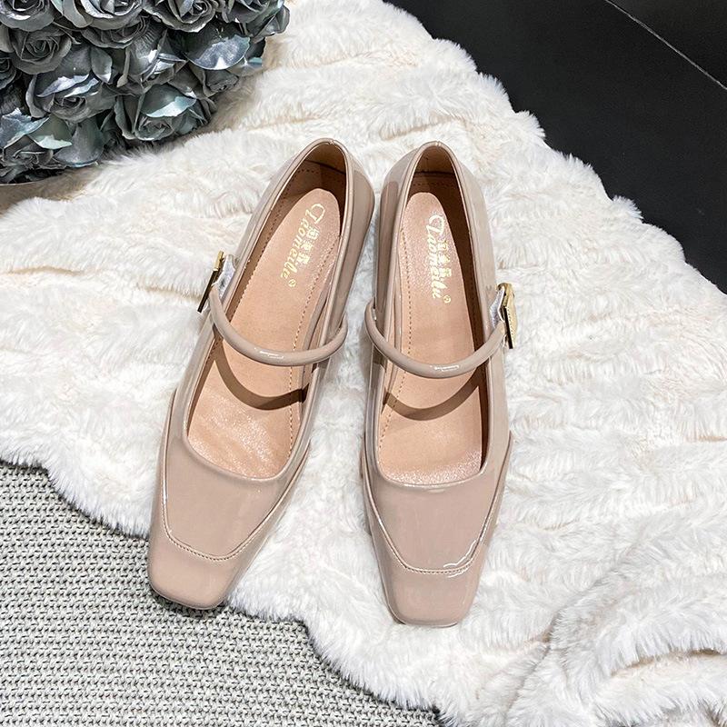 

Popular French Mary Jane women s shoes versatile square head word with shallow mouth thick heel single shoes temperament large size women s shoes 4-43 43