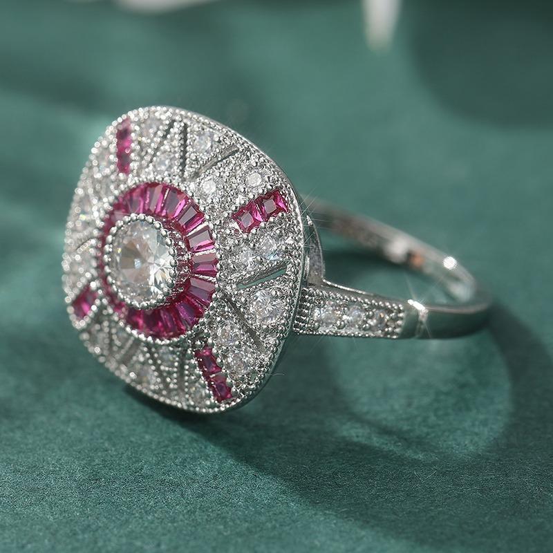 Luxuriöser eingelegter Weiß-Rosa Zirkonia Damenring Strahlendes Kupferfarben Geometrisch Tägliches Tragen Party Schmuck Jahrestagsgeschenk