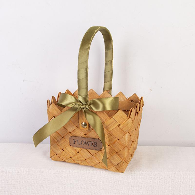 

Плетеная вручную ротанговая корзина для цветов: Хранение и украшение гостиной и спальни