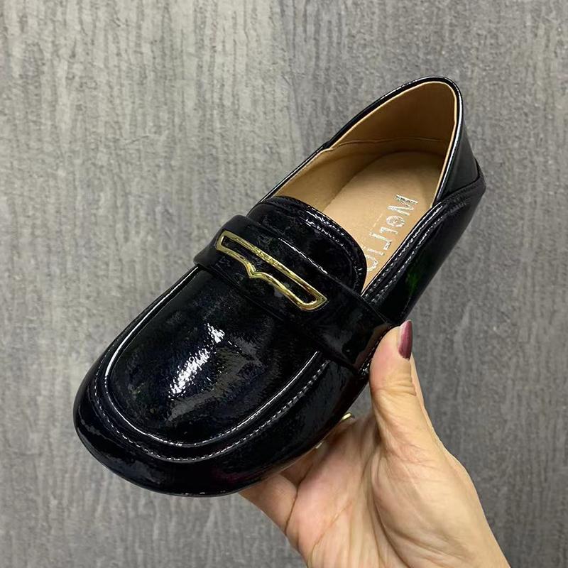 Fashion Women Shoes Luxury Brand Designer Shoes Plus Size Flats Shoes Casual Female Mullers Patent Leather Loafers Slip On Shoes