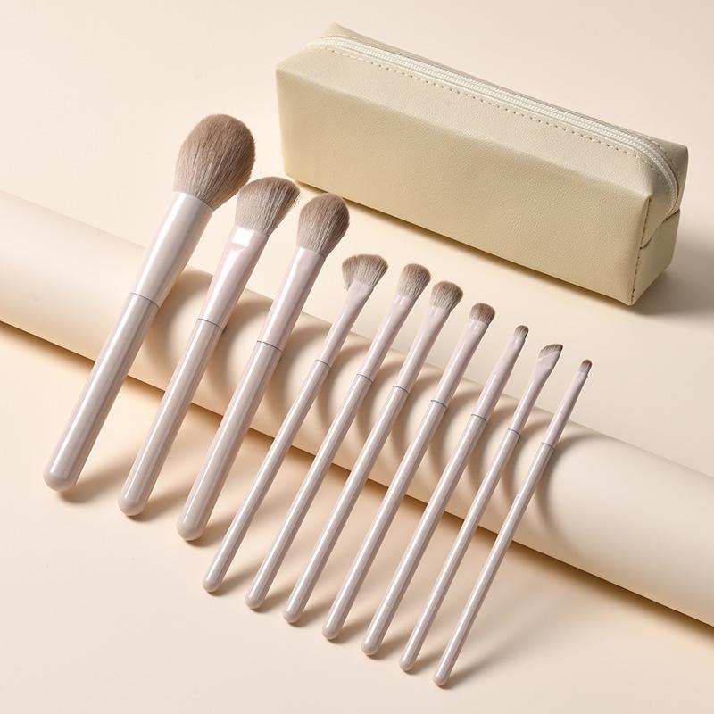 Set di pennelli da trucco professionali per principianti: Pennelli Ombretto, Blush, Contour per Aspiranti Truccatori.