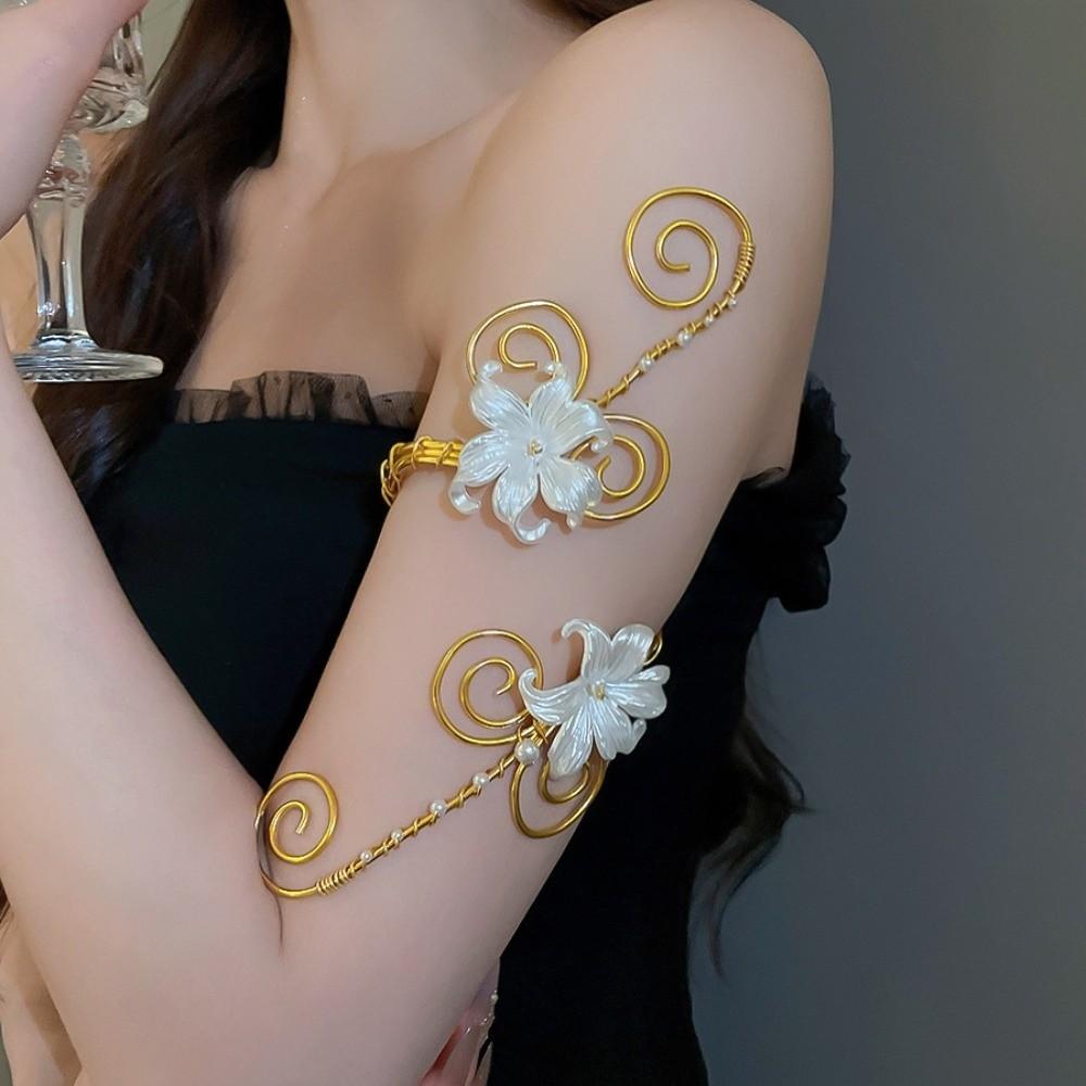 Hollow Out Iris Flower Bracelet Vintage Arm Ring Vintage Armband Hand Jewelry