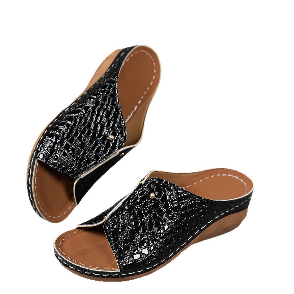 New large size slippers thick bottom fish mouth sewing line European and American slippers crocodile pattern PU slippers