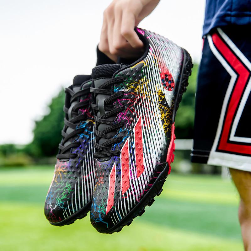 Low-Top Youth Football Shoes Training Shoes Fashion Spikes Broken Spikes Football Shoes Grass Football Shoes 32