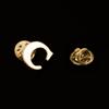 Quality Brass Initial A To Z 26 Letters Pin Golden Color Fashion English Symbol Design Men'S Suit Collar Lapel Brooch Pin
