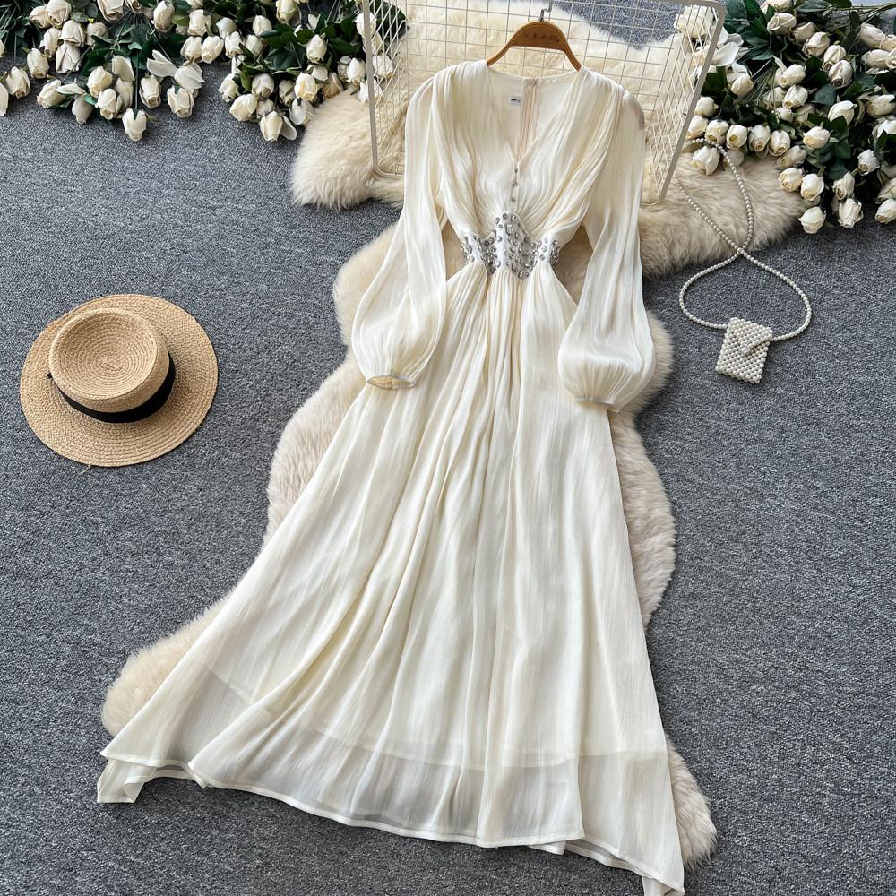 French retro red V-neck lantern sleeve bead dress, women's waist and thin temperament elegant and big swing dress
