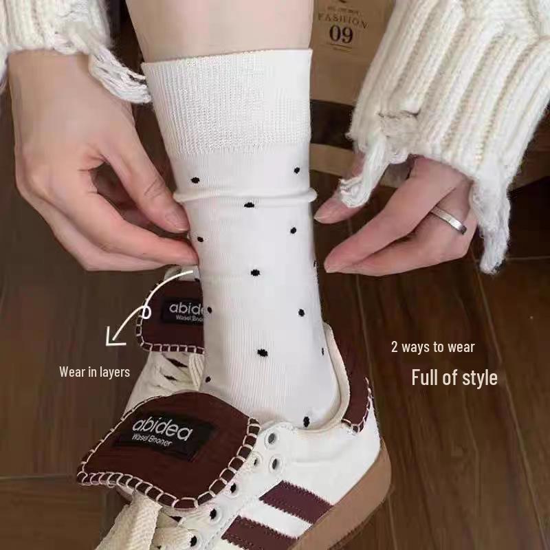 Mid-Calf Pure Cotton Socks - Korean Trendy Cute Sports Polka Dot with Rolled Hem for Spring, Autumn, and Summer.