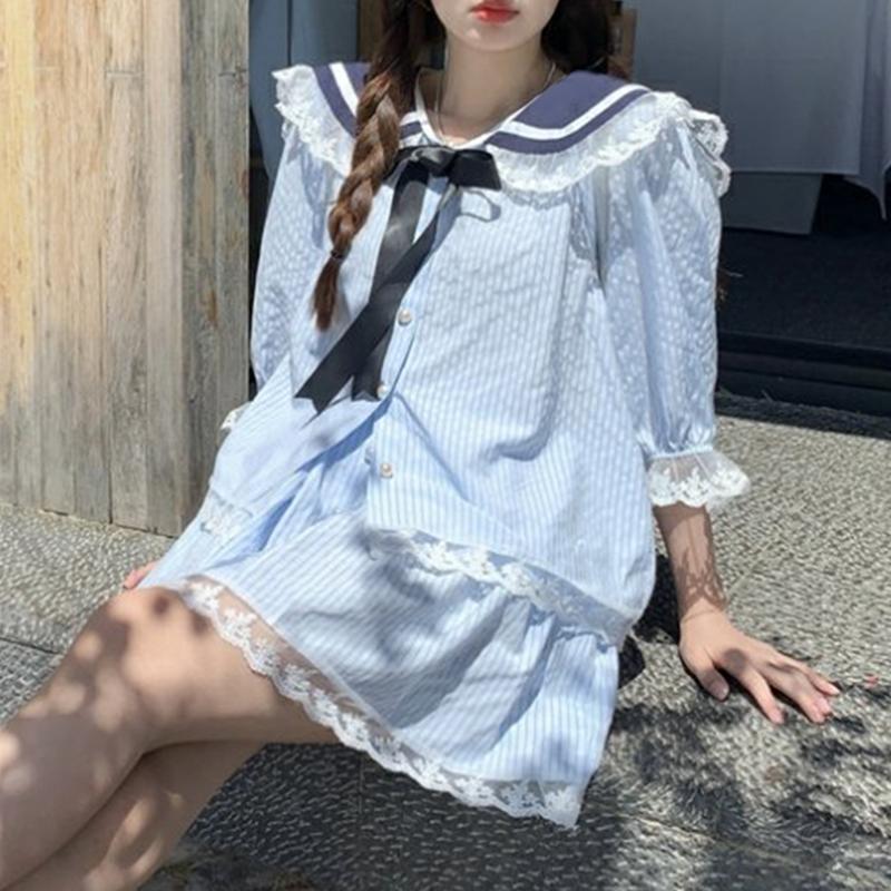 VONDA Two Picecs Dame Marineblå Krage Blondekant Stripete Tekstur T-skjorter og Shorts Sett