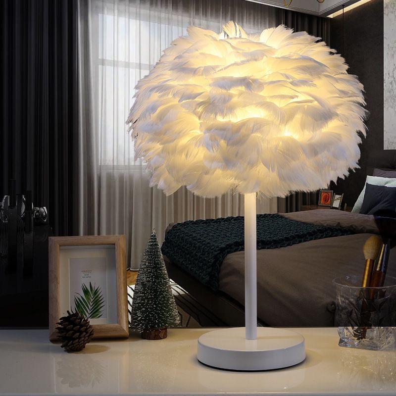 Nordic Modern High-Quality Romantic Bedside Table Lamp