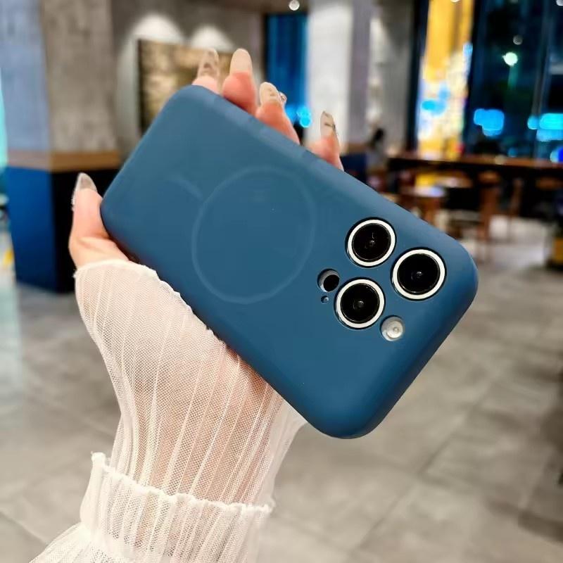 

Жидкий силиконовый противоударный чехол для iPhone 16 15 14 13 12 11 16Pro Max 16Plus телефон магнитное беспроводное зарядное устройство для Magsafe Cover iPhone 13 Pro Max синий
