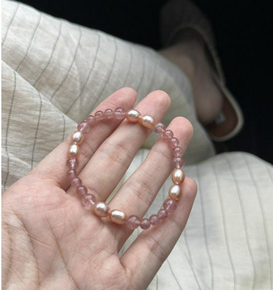 Bracelet Exquis pour Femmes en Quartz Fraise Naturel, Citrine, Aigue-marine et Perle - Design Luxueux, Unique et Polyvalent.