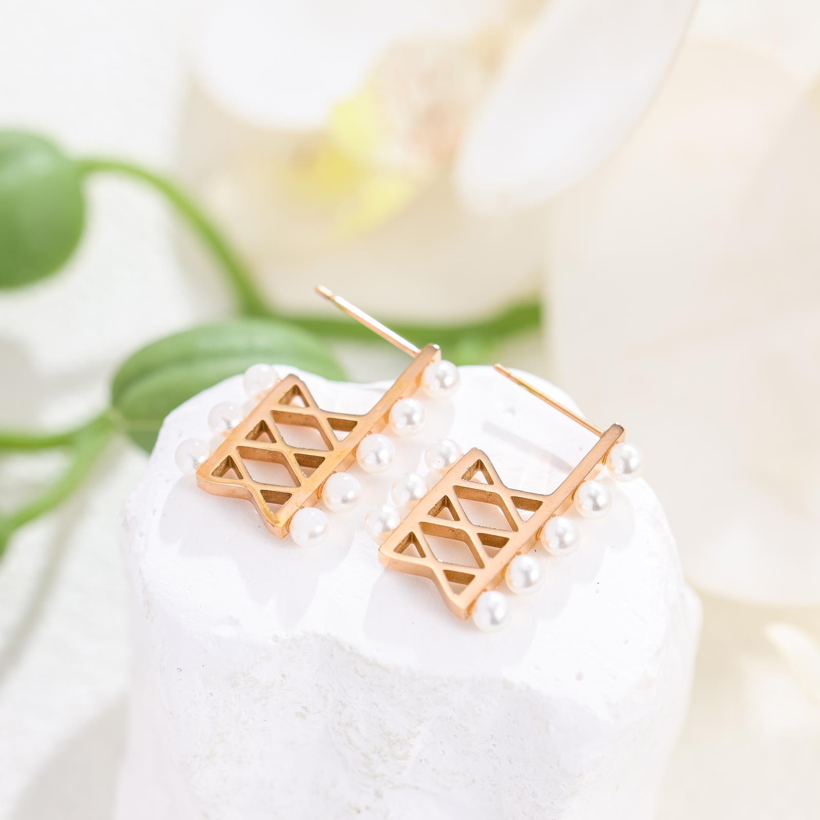 Stylish And Simple Double-Layer Pearl Stud Earrings Design Temperament Stainless Steel Earrings Women