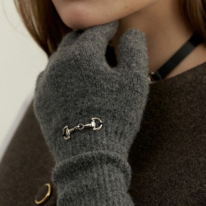 LOVE ME MONSTER Classic Buckle Long Wool Glove