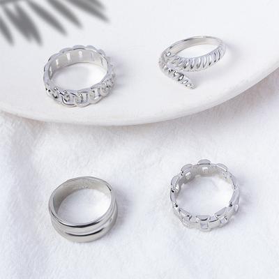 Set di 4 Anelli Rotondi Punk in Metallo Set di Anelli Colore Oro Per Donne Accessori Dita Gioielli Per Donne Anello