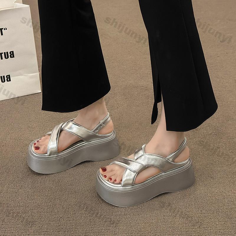 Fashion Girls' Roman Sandals 2025 Summer New Platform Height Increase Soft Sole Beach Shoes Outdoor Fashion Comfortable Casual Shoes