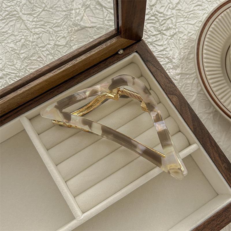 Elegant Oversized Retro Acetate Hairpin: Exquisite Korean Shark Clip for Women