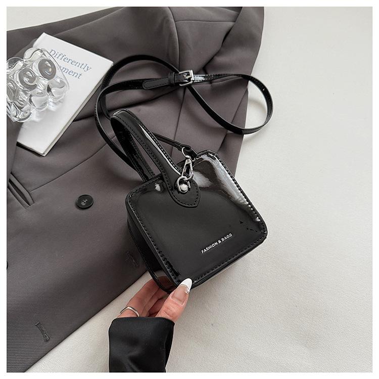 

Премиальная нишевая дизайнерская сумочка 2025 мини новая модная универсальная на одно плечо в зарубежном стиле сумка-мессенджер сумки чёрный