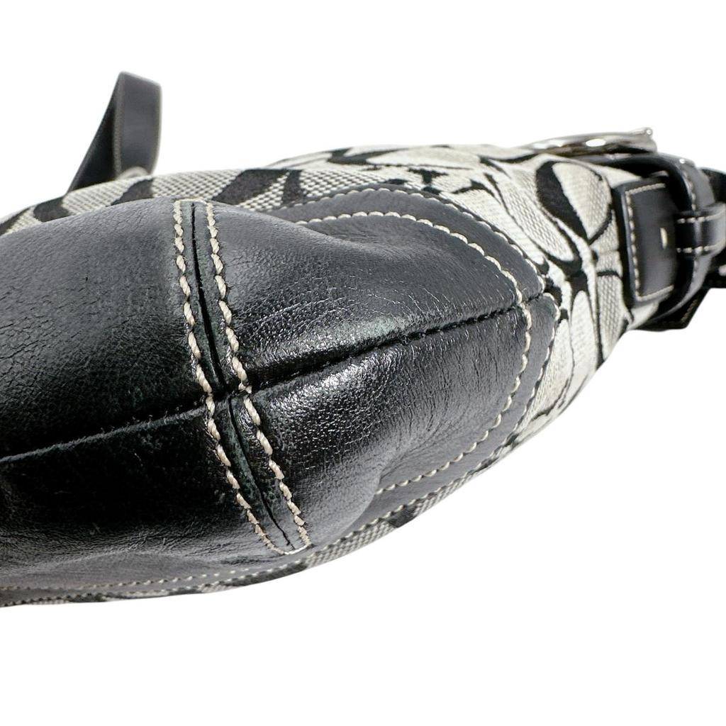 COACH Signature Diagonally hung Shoulder Bag leather black Women K05M-3574 Used