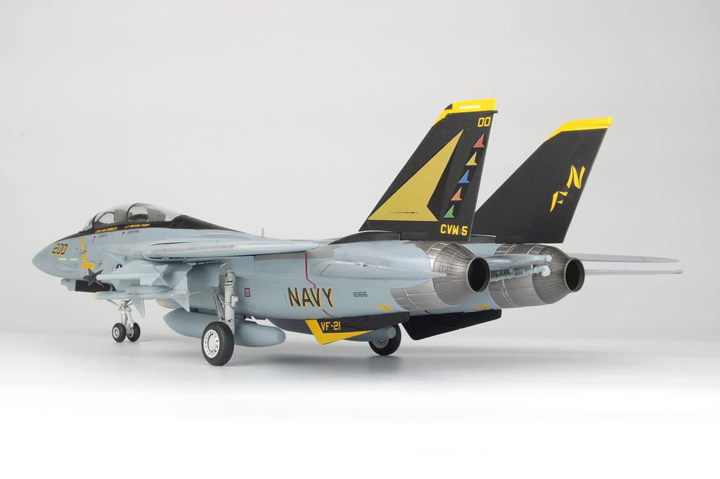 Platz/Italeri 1/48 scale US Navy F-14A Tomcat VF-21 Freelancers Atsugi Air Base Plastic Model TPA-30