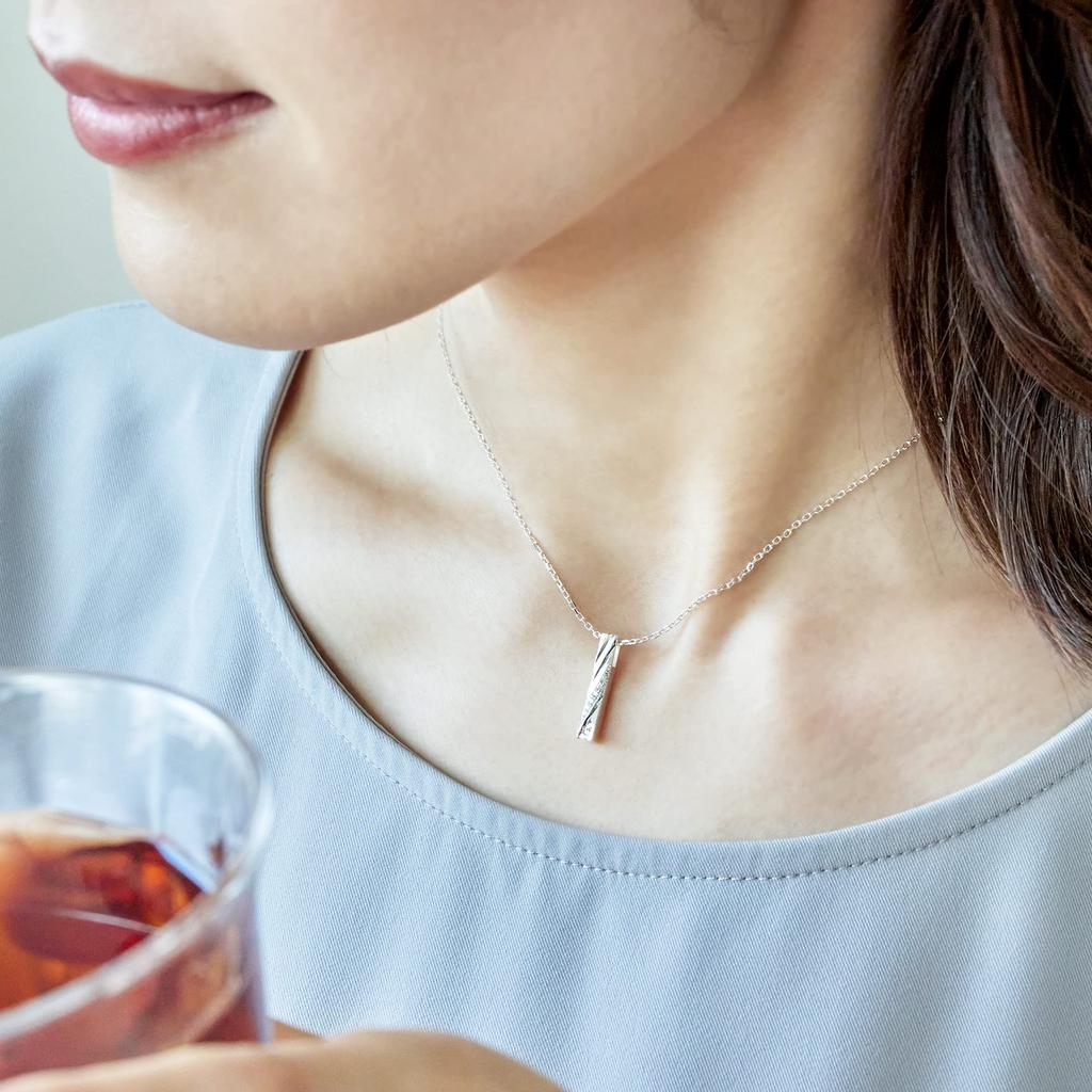 THE KISS Hidden Mickey Diamond Silver Pair Necklace with Simple Wrapping [The Kiss] DI-SN516DM-515DM [Disney Collection]