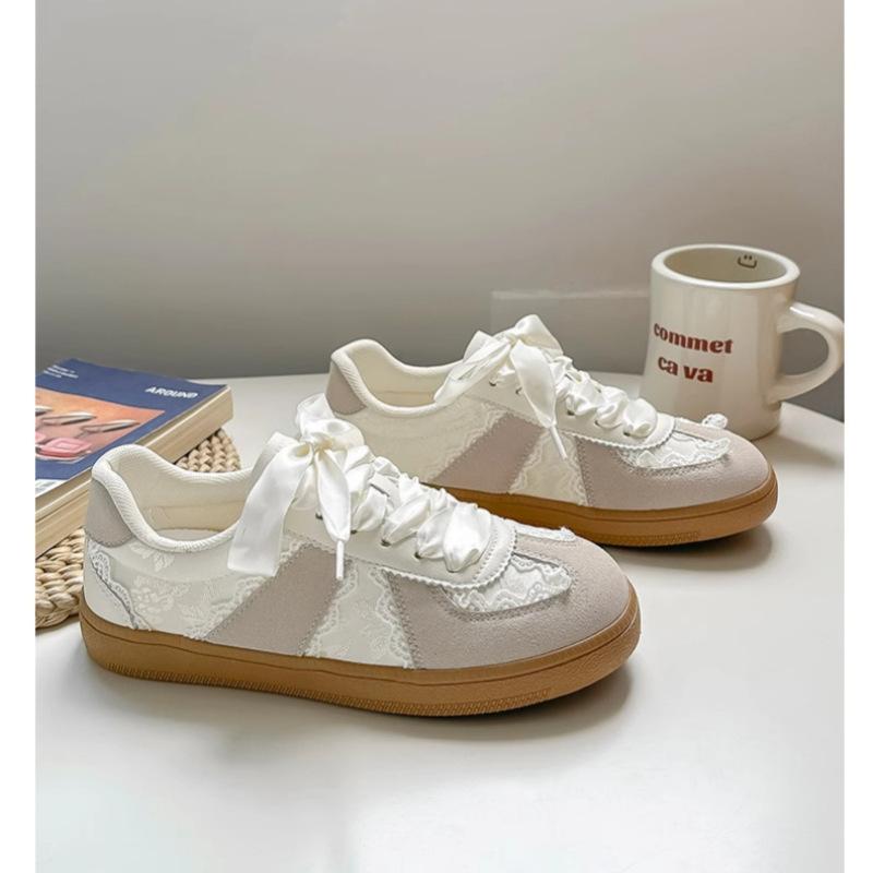 

2025 новые серебристые кружевные нишевые моральные тренировочные туфли женские взрывные перламутровые шнурки тонкие ретро балетный стиль белые туфли 38 бежевый