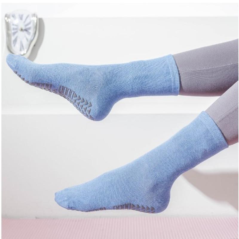 Einfarbige Yogasocken aus Baumwolle bis zur Mitte der Wade, rutschfeste Sportsocken mit Silikonunterseite, für Damen, für Indoor-Fitness, Trampolin, Tanz, Pilates