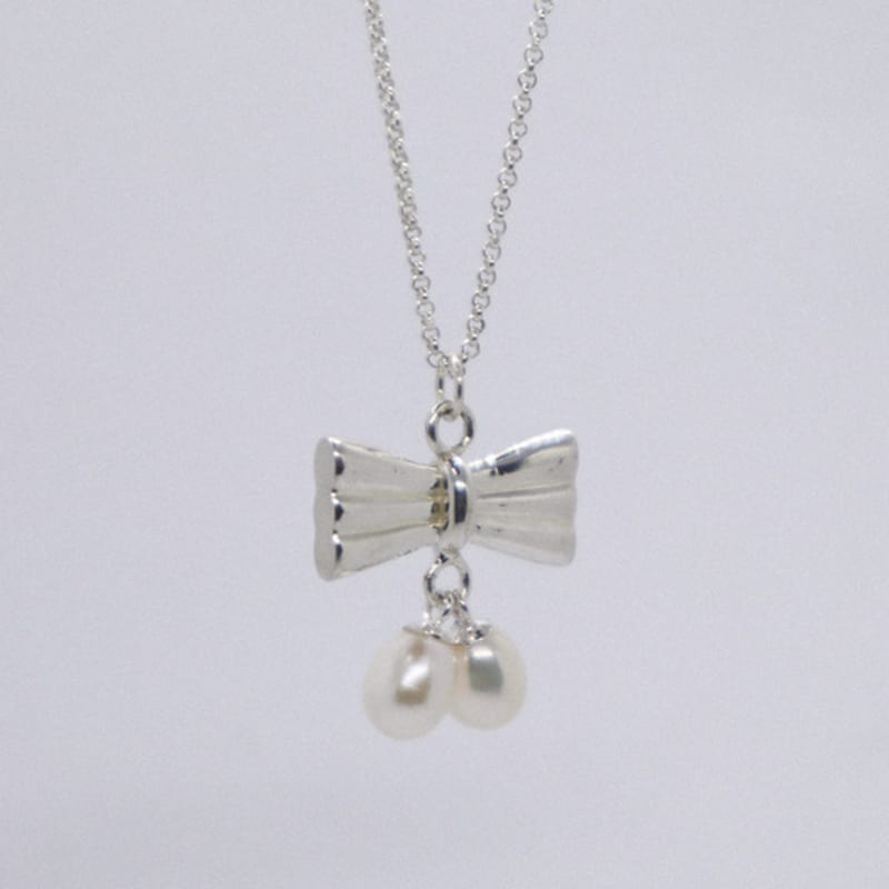 

OudStudio Bow Bell Necklace Silver