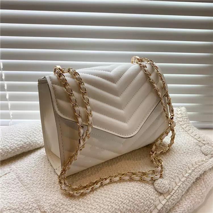 Kvinners moteriktige retro skulderveske/crossbody-veske liten firkantet veske enkel kvinnekjede crossbody-veske
