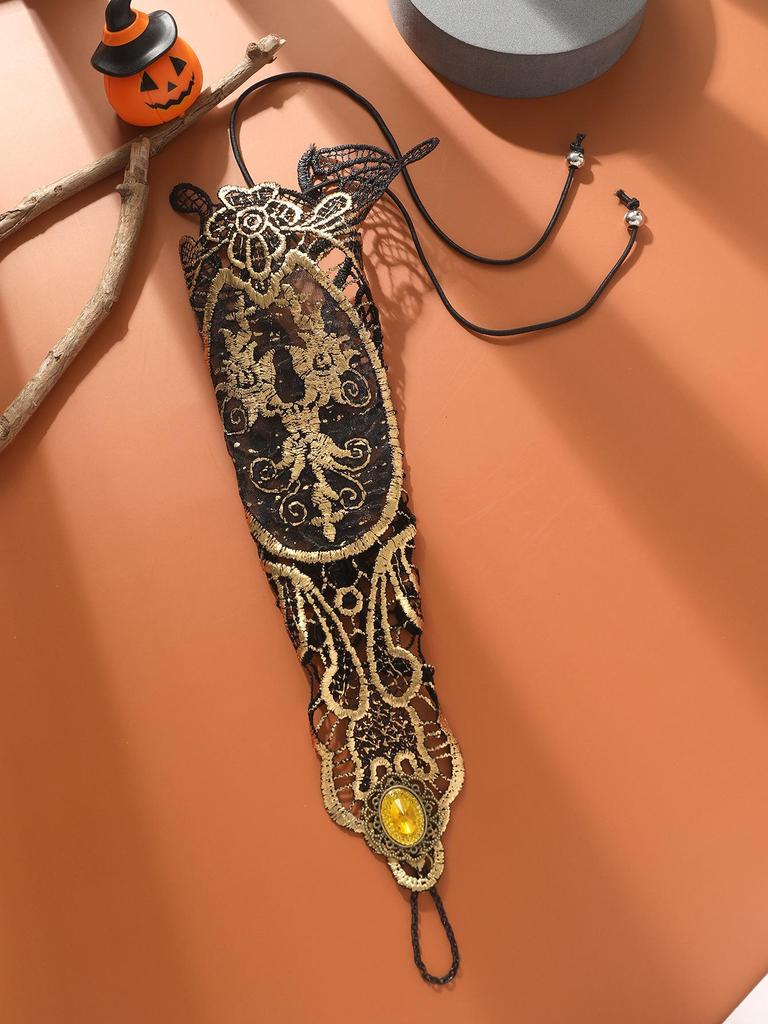 Vintage Gold Lace Bracelet with Hollow Design for Women - Elegant Evening Accessory