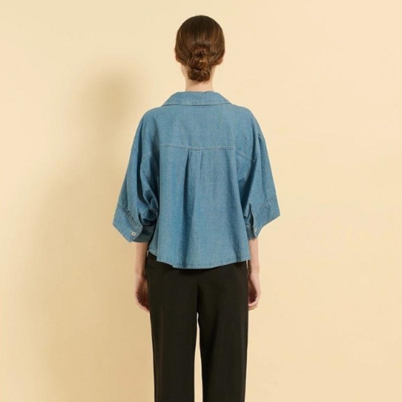 BCBG Open Collar Denim Blouse B5f7g470