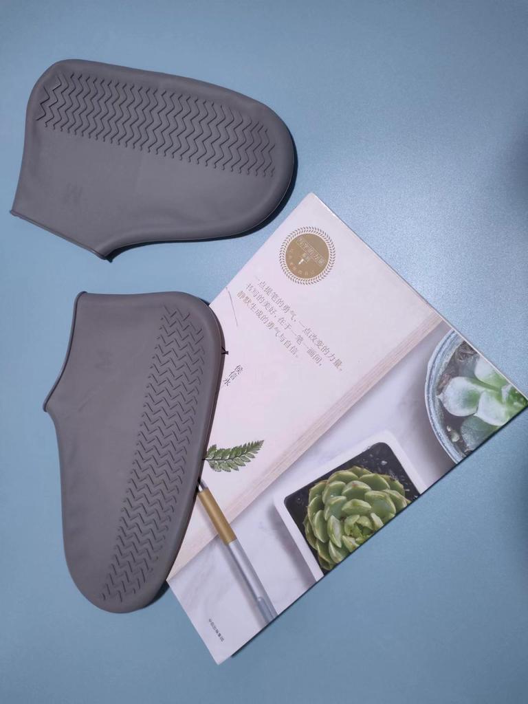 Rainproof Non-slip Snowproof Wear-resistant Latex Silicone Shoe Covers for Adults & Kids