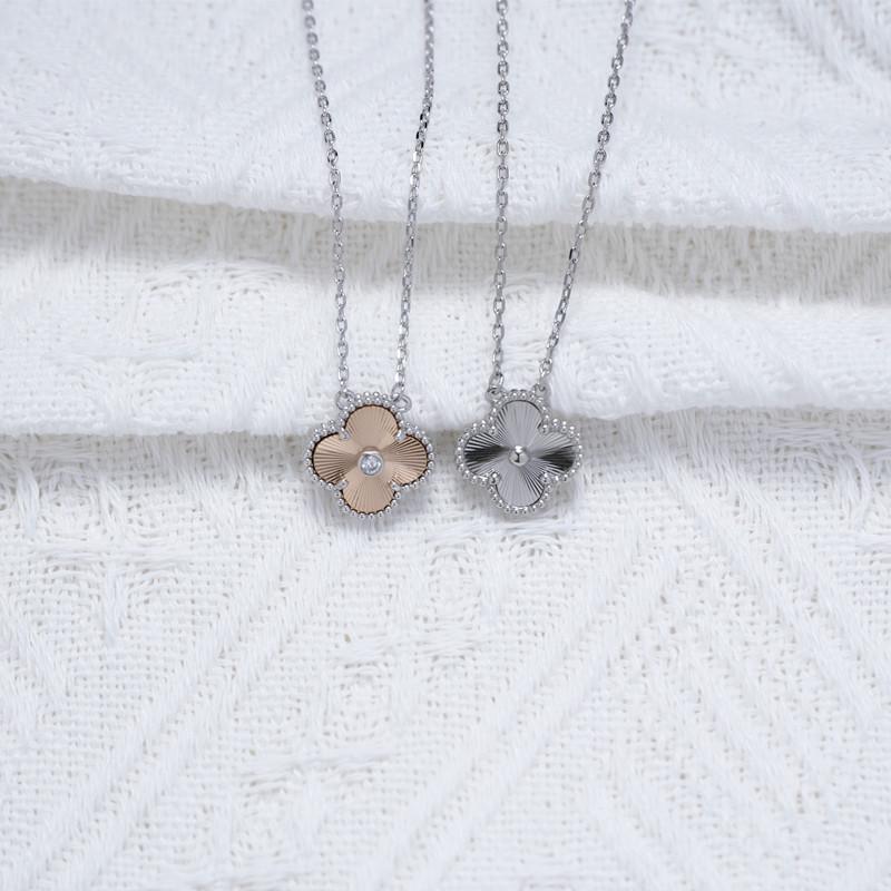 24 Christmas Clover Necklace for Women, 18K Gold-Plated, Dual-Tone with Diamonds, Durable Clavicle Chain.