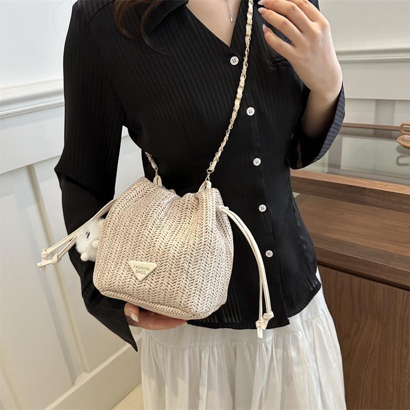 Stylish 2024 Woven Bucket Bag For Women Trendy Street Fashion Small Crossbody