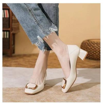 Tacco grosso casual Scarpe Doudou estate nuovo temperamento bocca leggera scarpe in pelle piccola punta quadrata tacco alto scarpe singole donna